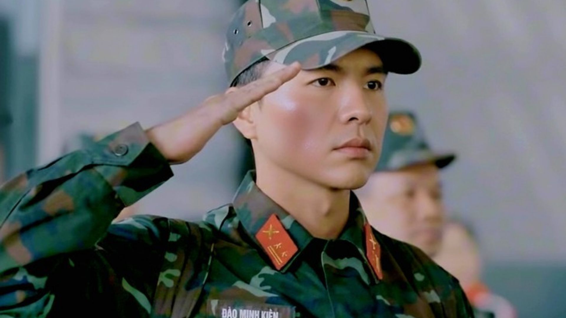 Phim Không giới hạn tập 32: Lệnh truy sát đỏ, thành phố không lối thoát