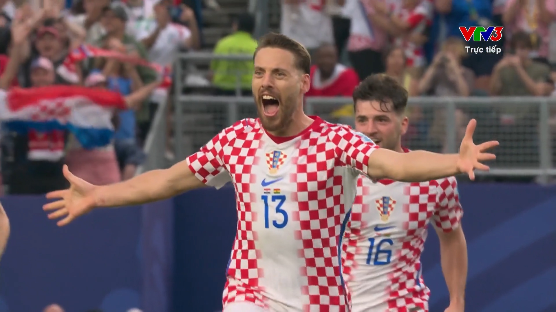 Nikola Vlasic tái lập thế dẫn trước cho Croatia