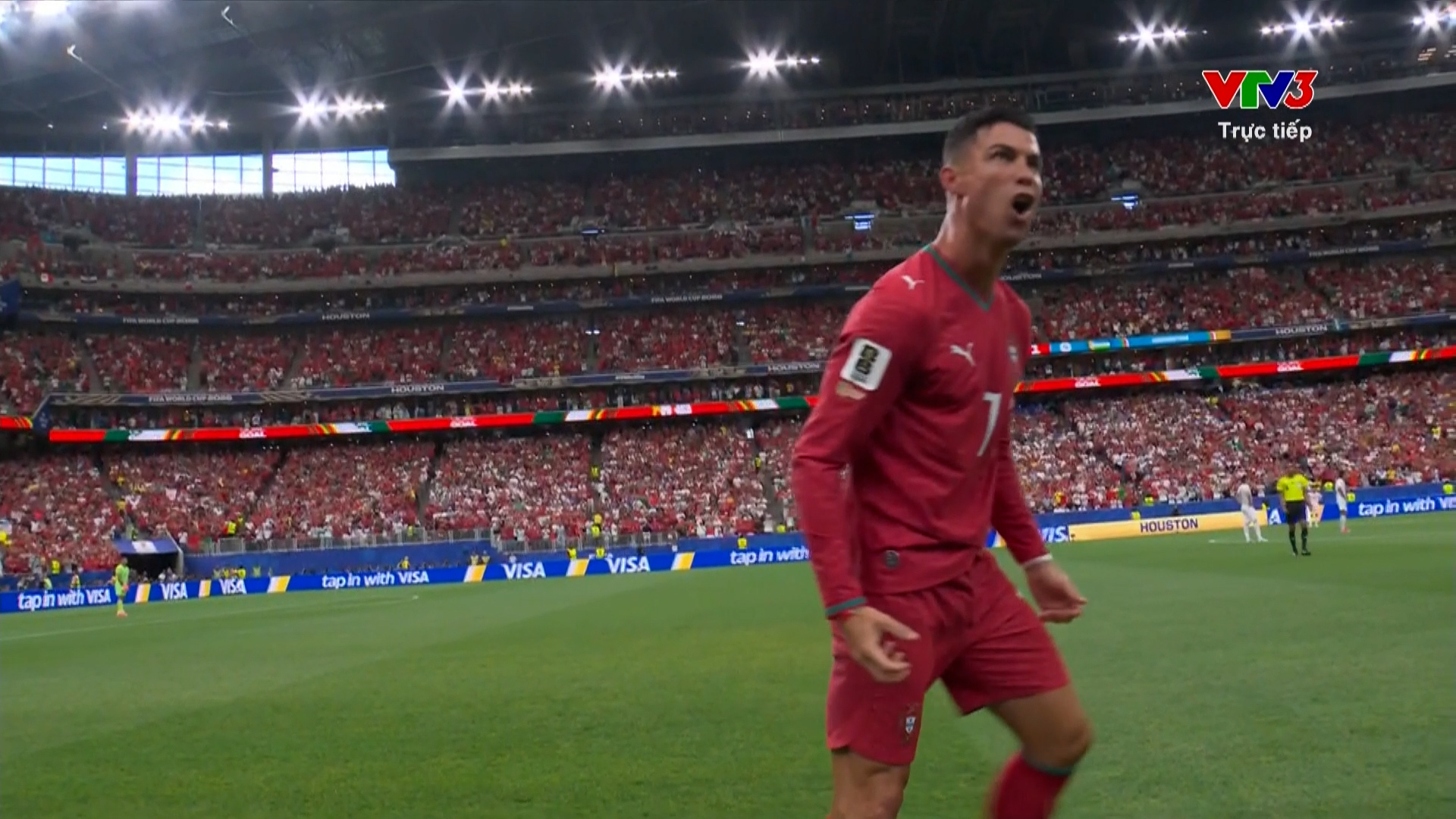 Cristiano Ronaldo cởi bỏ áp lực với bàn mở tỉ số