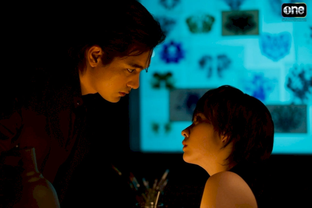 "Song Trùng" (Decalcomania) tập 5: "Lea giả" lật bài, Than (Kem Hussawee) tìm ra manh mối