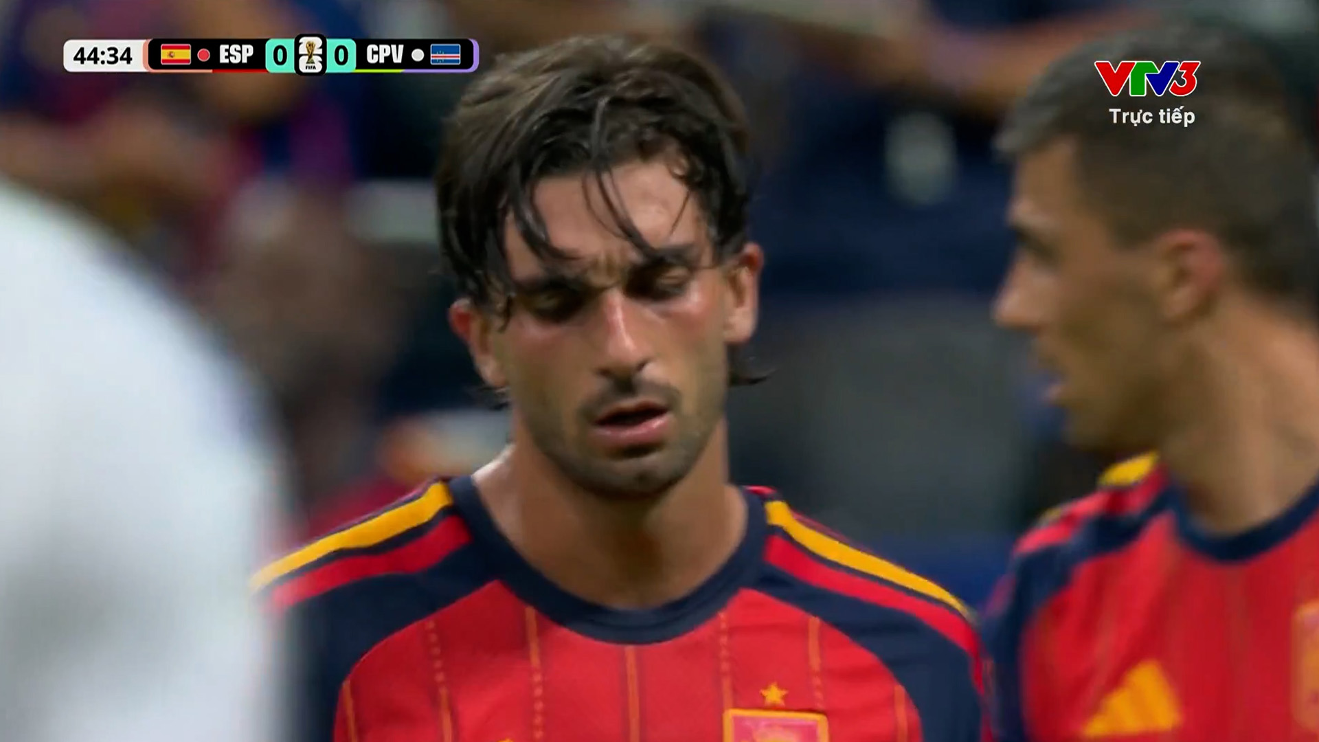 Ferran Torres bỏ lỡ cơ hội không tưởng